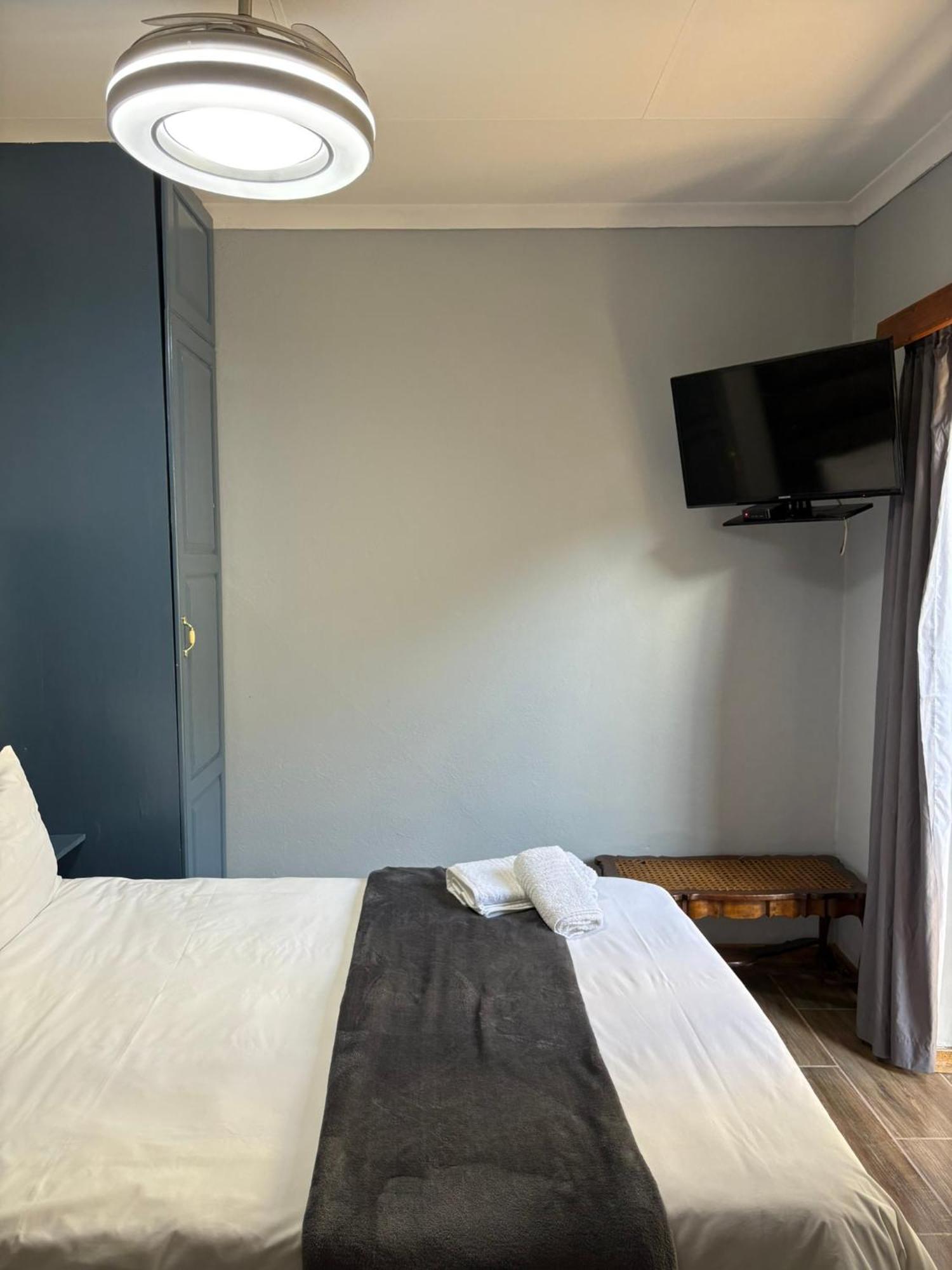 Celtis Lane Guest House Boksburg Esterno foto