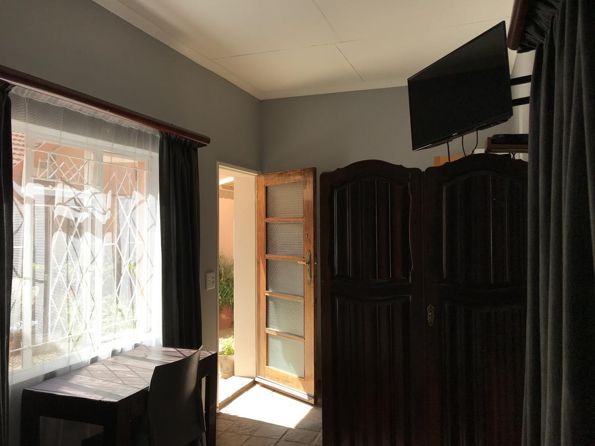 Celtis Lane Guest House Boksburg Esterno foto